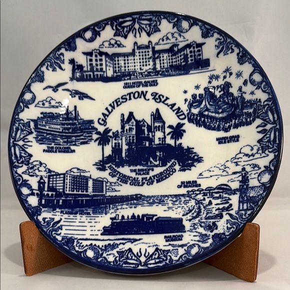 Vintage Blue and White Galveston Souvenir Plate - Picture 1 of 2